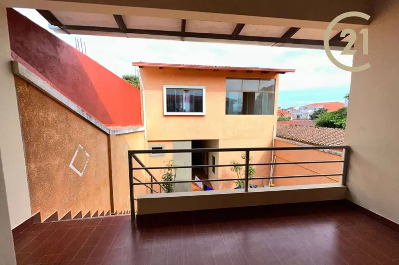 Casa de 13 dormitorios en venta en la Zona Sur, Av. Escuadrón Velasco: foto 11 de 29