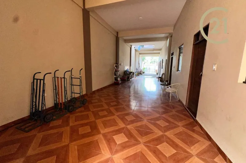 Casa de 13 dormitorios en venta en la Zona Sur, Av. Escuadrón Velasco: foto 12 de 29