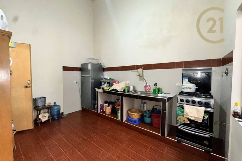 Casa de 13 dormitorios en venta en la Zona Sur, Av. Escuadrón Velasco: foto 19 de 29