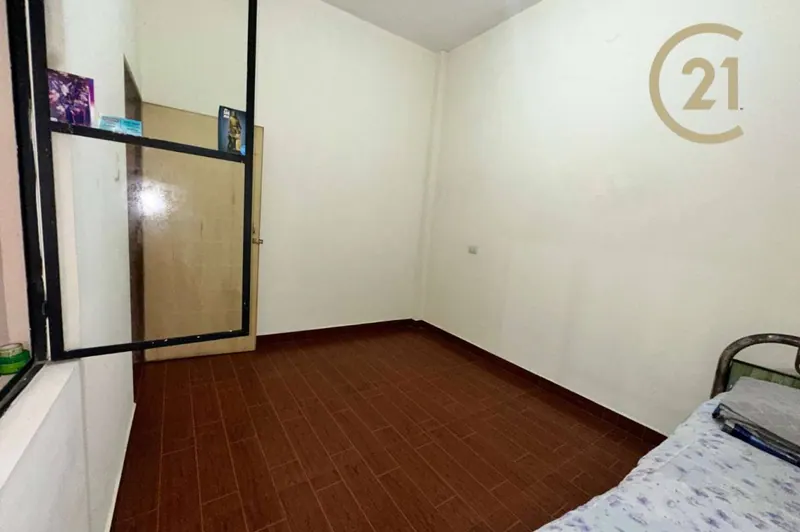 Casa de 13 dormitorios en venta en la Zona Sur, Av. Escuadrón Velasco: foto 22 de 29