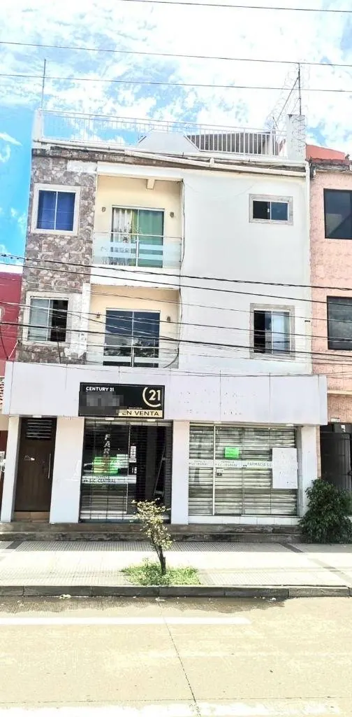 Edificio en venta en el Centro, 350 m² con local de farmacia: foto 1 de 4