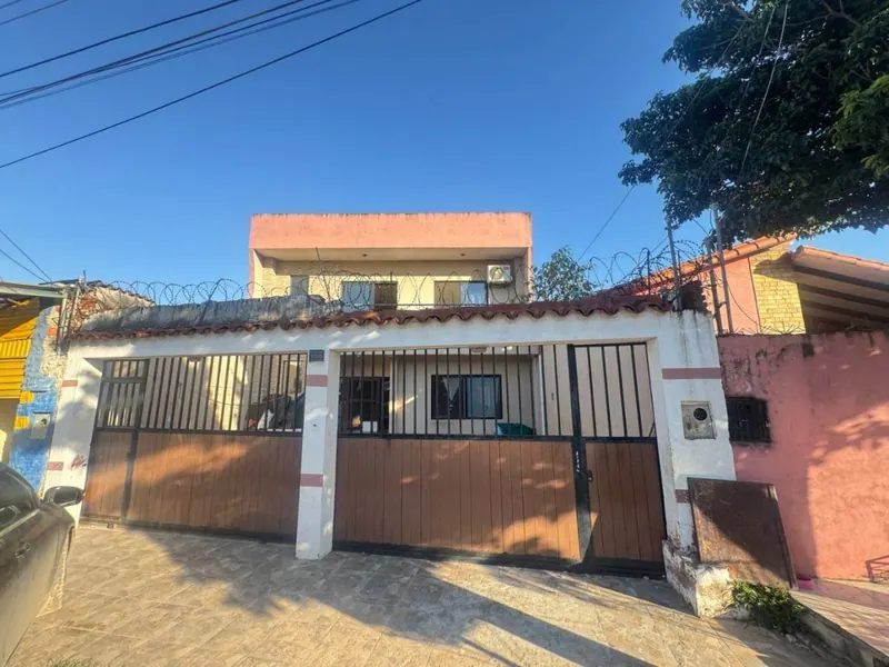 Casa de 4 dormitorios en venta cerca del mercado Primavera: foto 1 de 15