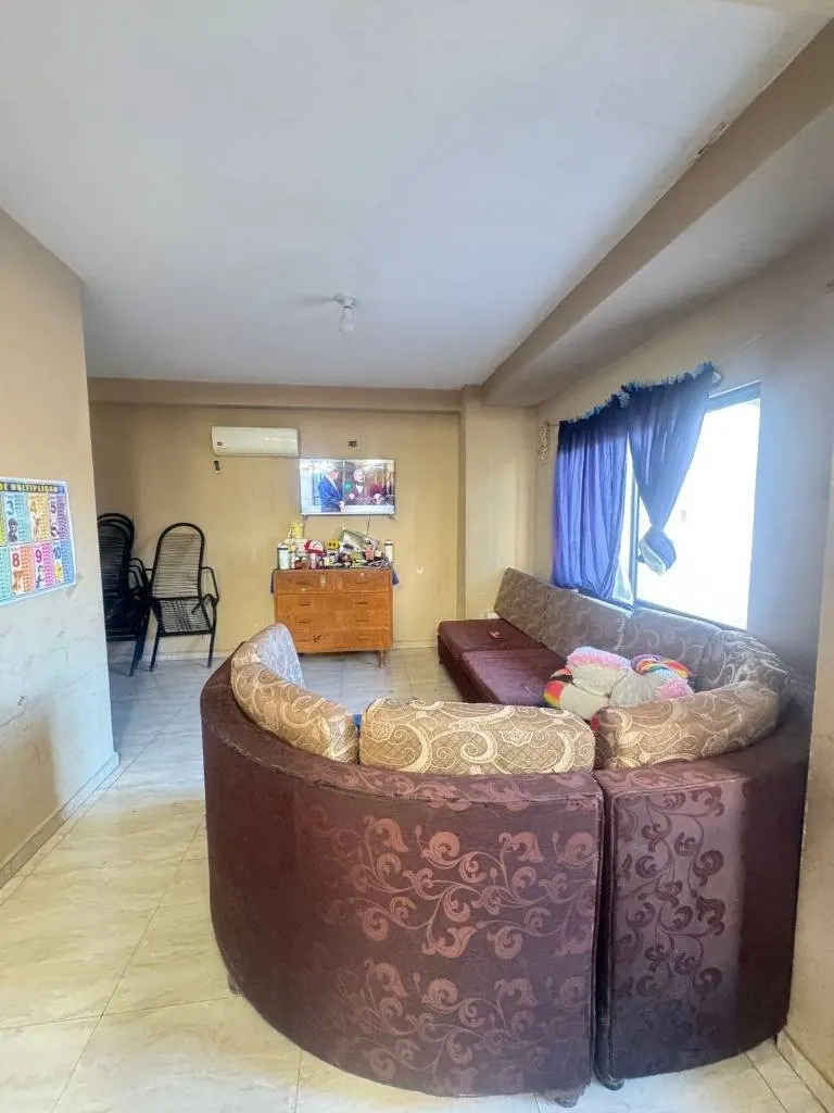 Casa de 4 dormitorios en venta cerca del mercado Primavera: foto 3 de 15