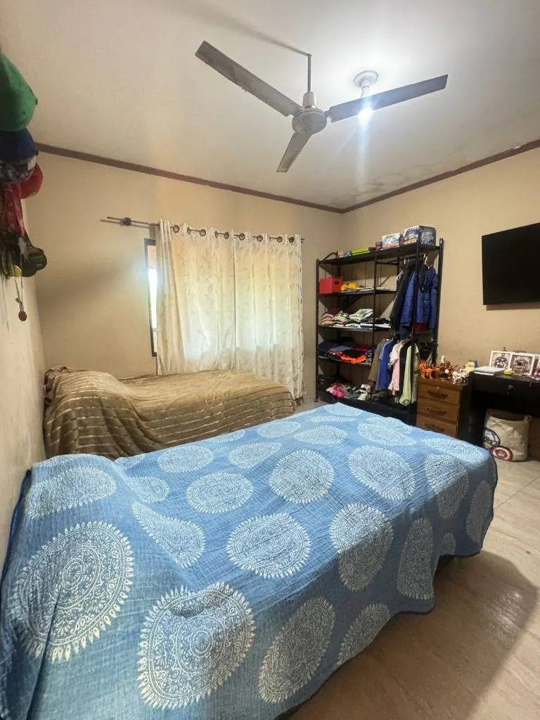 Casa de 4 dormitorios en venta cerca del mercado Primavera: foto 11 de 15
