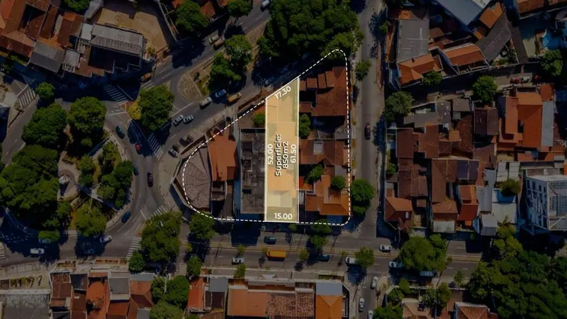 Casa en venta sobre la Av. Irala, dos frentes y uso comercial: foto 12 de 14