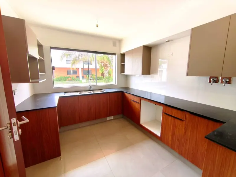 3-bedroom house for sale in a gated community in Las Palmas: foto 4 de 7