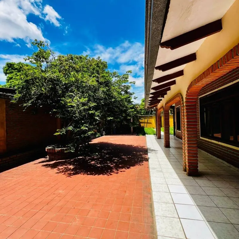 Casa de 3 dormitorios en venta en la Zona Este, Radial 10