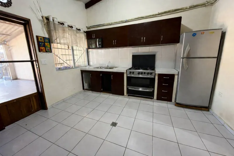 Casa de 3 dormitorios en venta en Warnes, a 2 cuadras de la Banzer