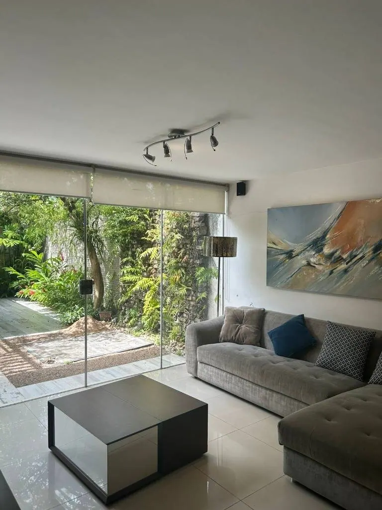Casa de 3 dormitorios con departamento independiente en alquiler