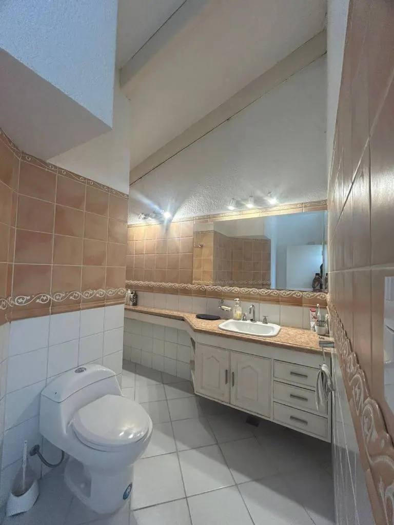 Casa de 3 dormitorios con departamento independiente en alquiler: foto 10 de 19
