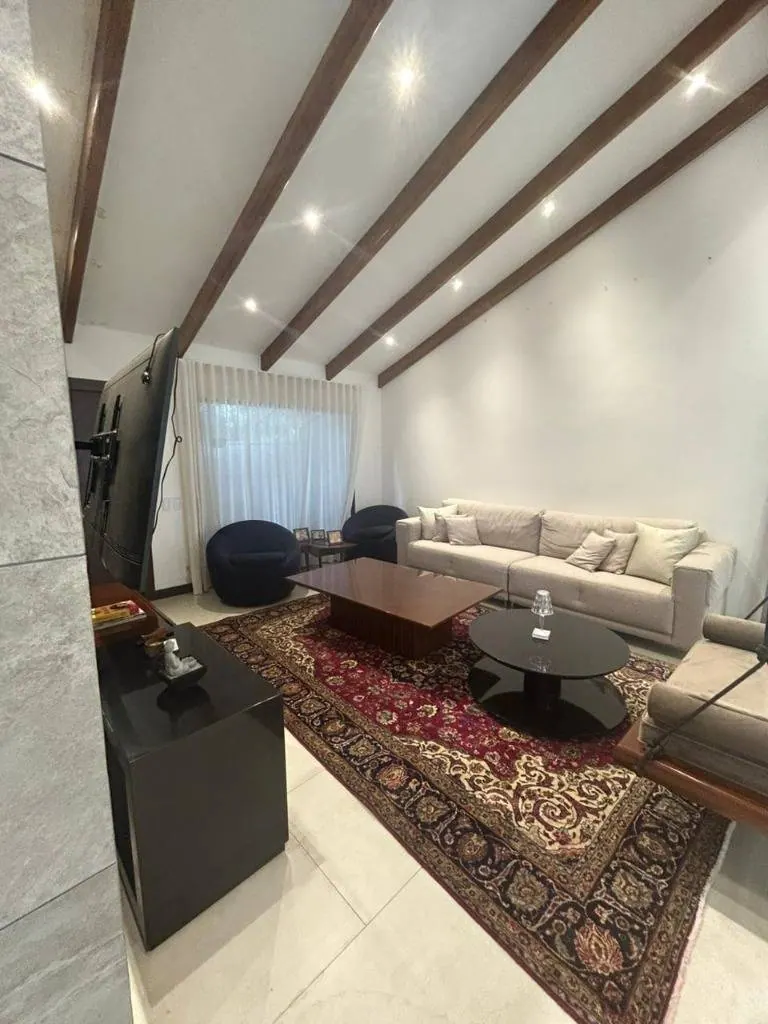 Casa de 3 dormitorios con departamento independiente en alquiler: foto 11 de 19