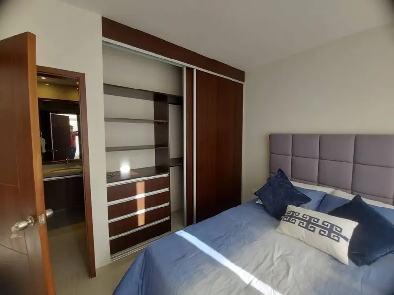 Casa de 4 dormitorios en venta en la Av. Banzer Km 9, Zona Norte: foto 4 de 12