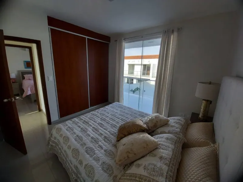 Casa de 4 dormitorios en venta en la Av. Banzer Km 9, Zona Norte: foto 5 de 12