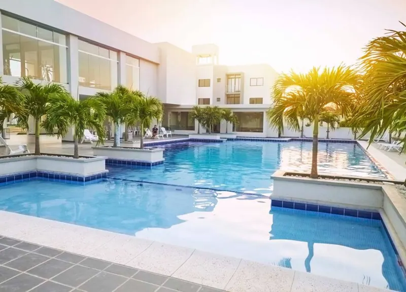 Casa de 4 dormitorios en venta en la Av. Banzer Km 9, Zona Norte: foto 10 de 12