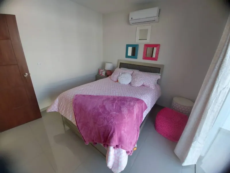Casa de 4 dormitorios en venta en la Av. Banzer Km 9, Zona Norte: foto 11 de 12