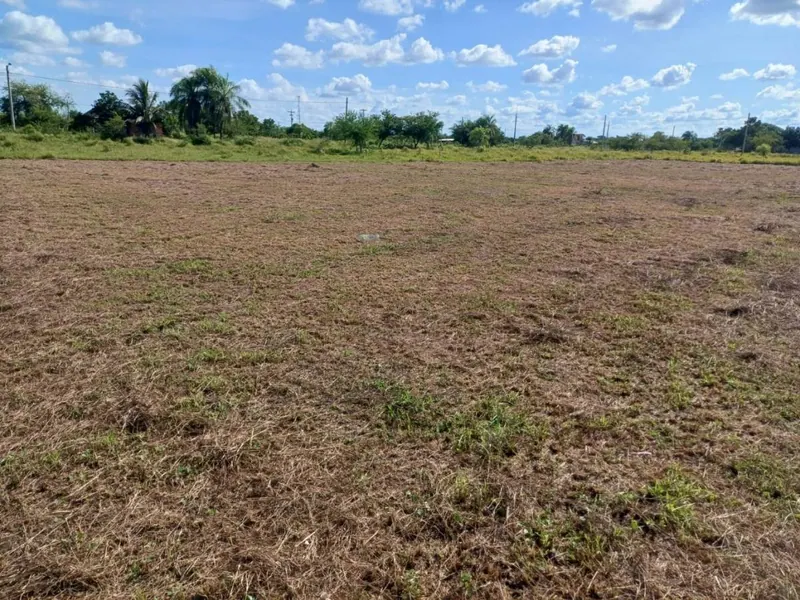 Terrenos de 300 m² en venta en la urbanización Pentaguazú II: foto 1 de 1