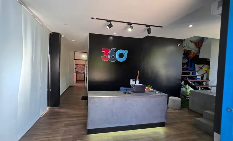 Edificio comercial en esquina en venta en la Av. Alemana, Zona Norte: foto 2 de 11