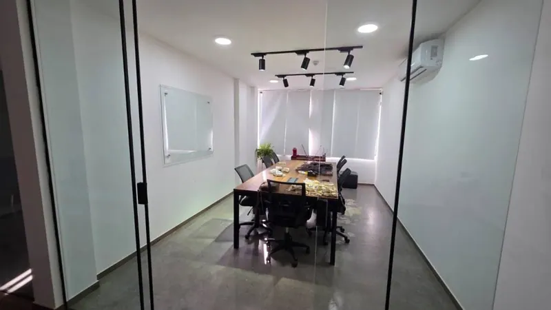Edificio comercial en esquina en venta en la Av. Alemana, Zona Norte: foto 9 de 11