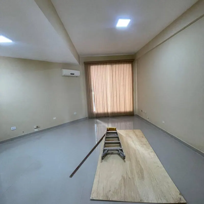 113.8 m² office for rent facing Plazuela Calleja: foto 5 de 6