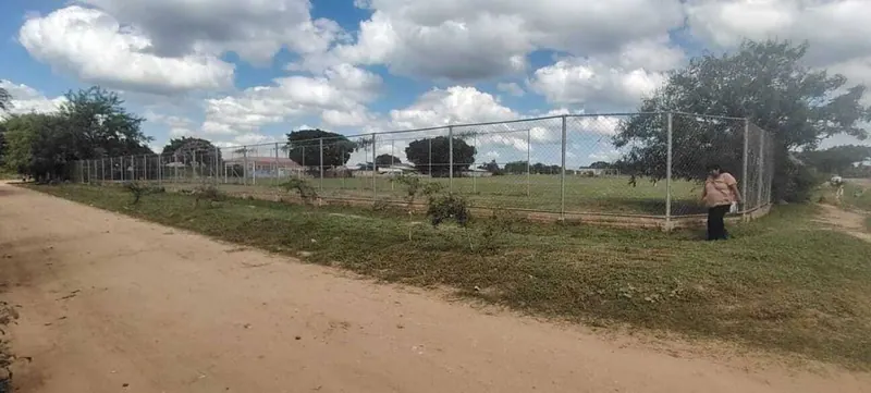 Terreno en esquina de 395 m² en venta en Jardines del Sur: foto 3 de 4