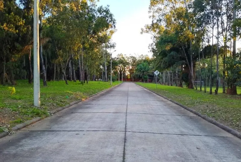 728 m² lot for sale in the Bella Flor gated community, Urubó: foto 4 de 5