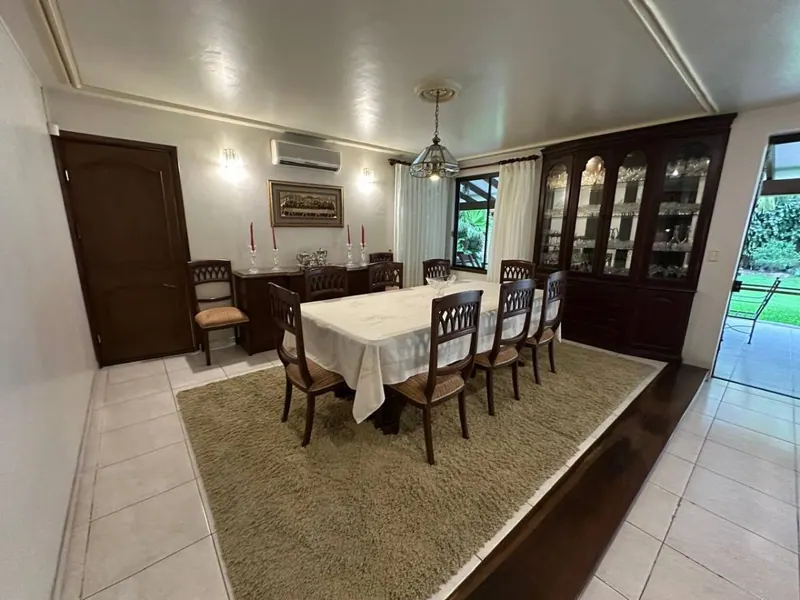 Corner house for sale in Equipetrol, 845.56 m² lot: foto 6 de 9