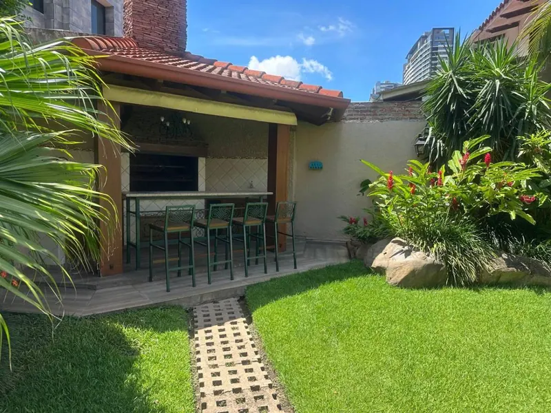 Corner house for sale in Equipetrol, 845.56 m² lot: foto 8 de 9