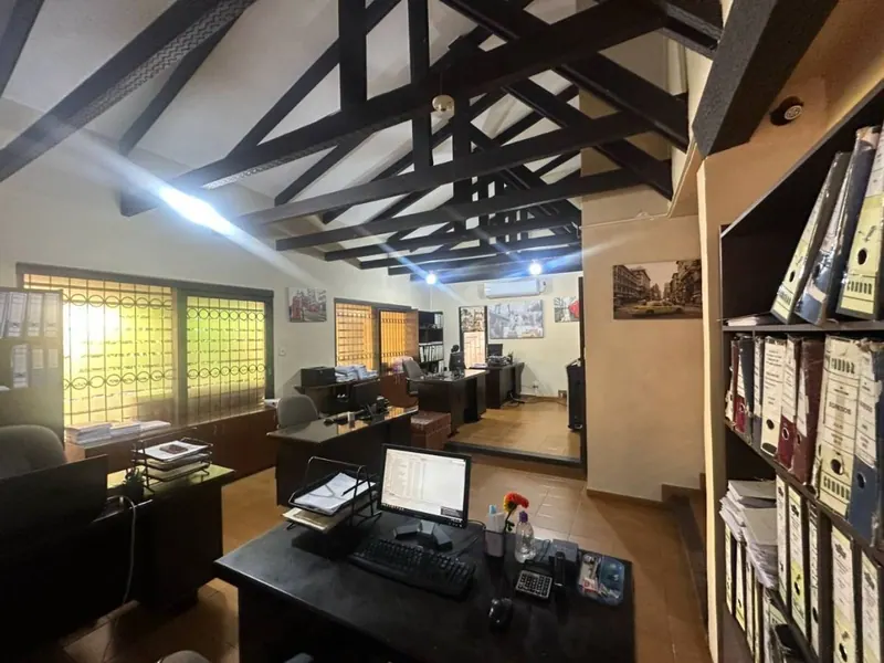 Casa en venta en Equipetrol, calle Los Nogales, 450 m²