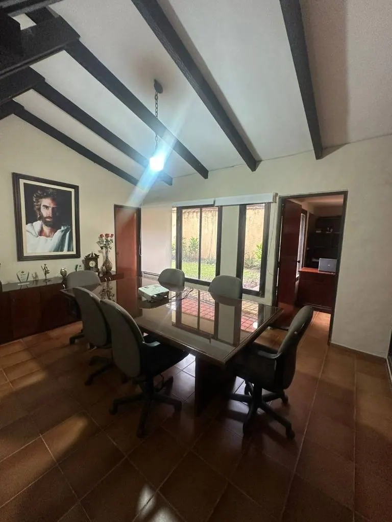 House for sale in Equipetrol, Los Nogales street, 450 m²: foto 5 de 12