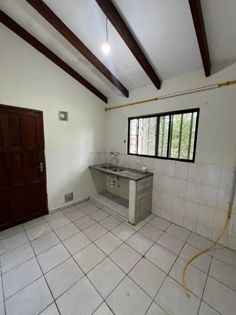 Casa en esquina en anticrético en la urbanización Nueva Esperanza: foto 2 de 31