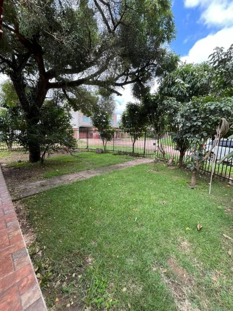 Casa en esquina en anticrético en la urbanización Nueva Esperanza: foto 19 de 31