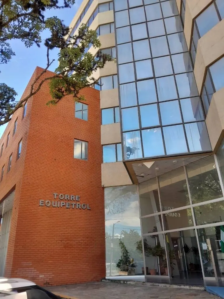 Oficina de 494,82 m² en alquiler en Torre Equipetrol, Av. San Martín