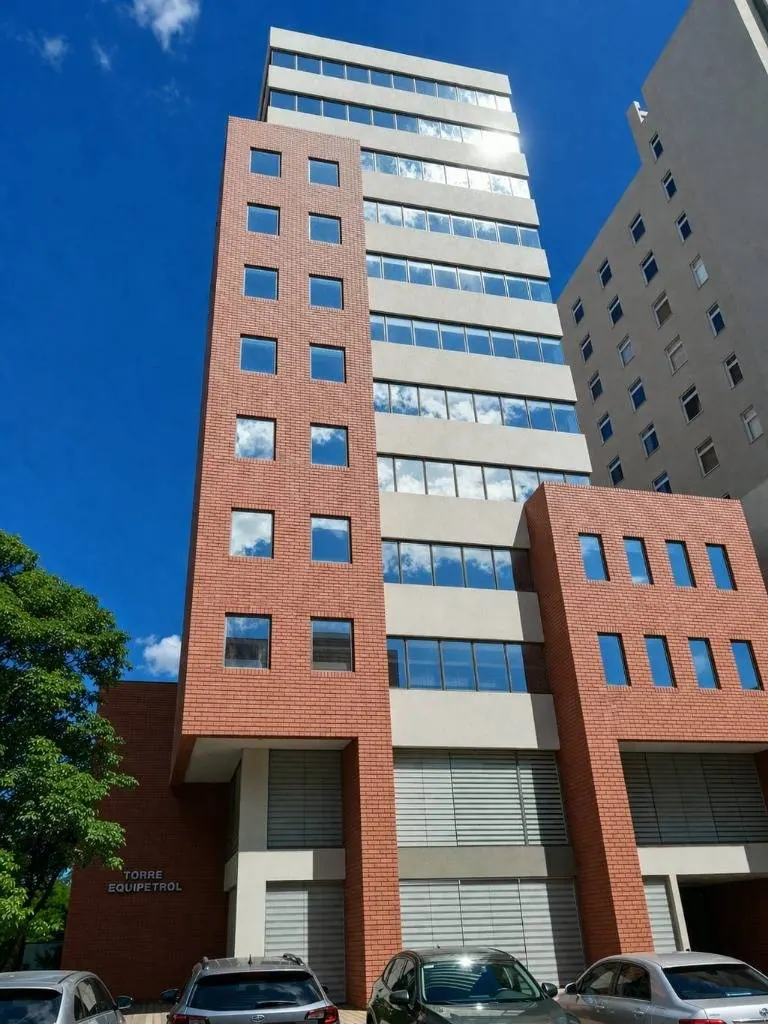 Oficina de 494,82 m² en alquiler en Torre Equipetrol, Av. San Martín: foto 2 de 10