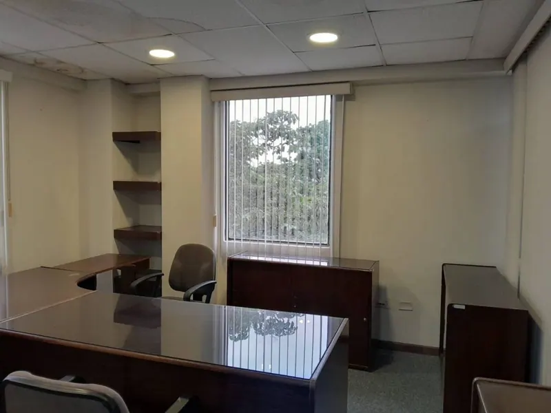 Oficina de 494,82 m² en alquiler en Torre Equipetrol, Av. San Martín: foto 9 de 10