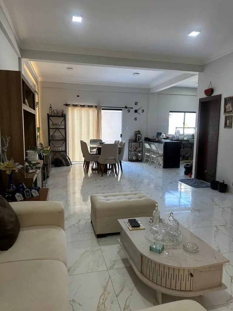 5-bedroom house for sale in Valle Sánchez, Warnes: foto 8 de 13