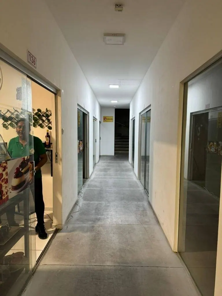 Galpón comercial con 140 locales en venta en la Zona Sur, 5.200 m²: foto 1 de 14