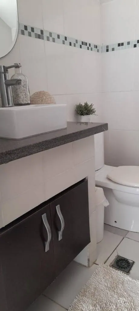 Casa de dos plantas en venta en el condominio Remanso I, Zona Norte: foto 6 de 15