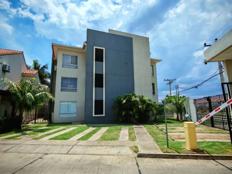 Departamento de 2 dormitorios en venta en el condominio Cantabria: foto 3 de 12