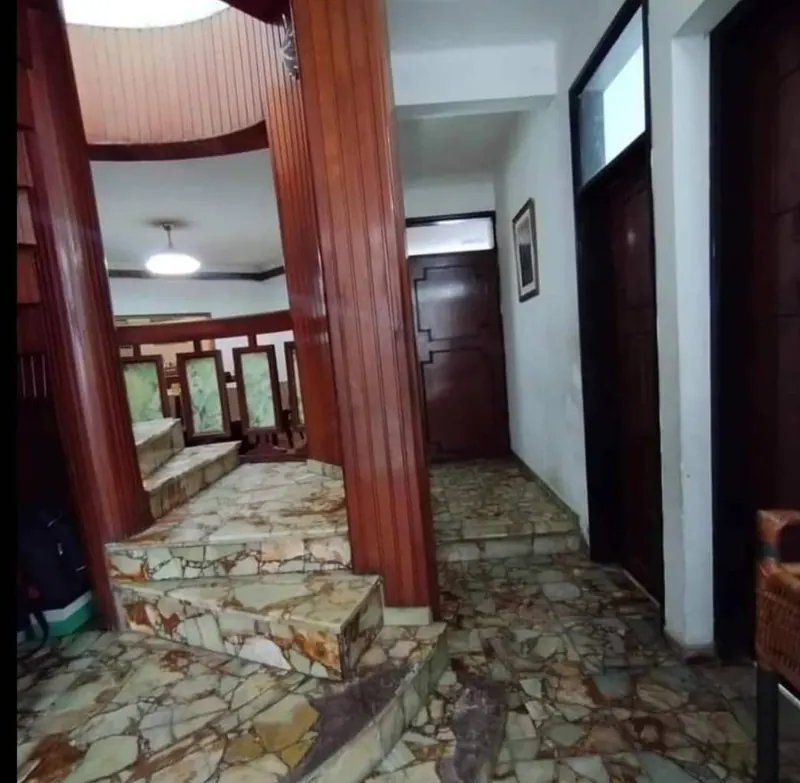 Casa con departamento independiente en venta en la Av. San Aurelio: foto 4 de 10