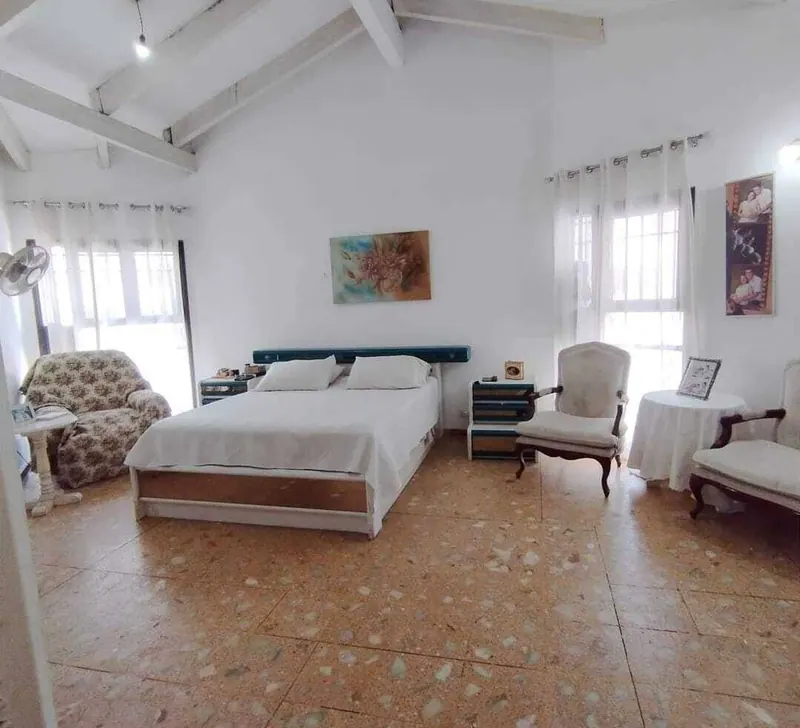 Casa con departamento independiente en venta en la Av. San Aurelio: foto 7 de 10