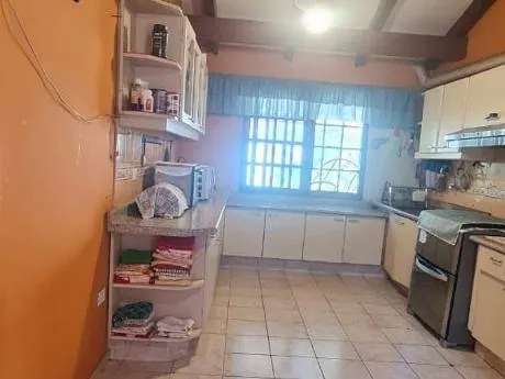 Terreno en esquina de 1.008 m² con casa en venta en la Zona Sur: foto 4 de 15