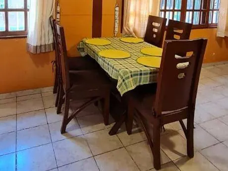 Terreno en esquina de 1.008 m² con casa en venta en la Zona Sur: foto 5 de 15
