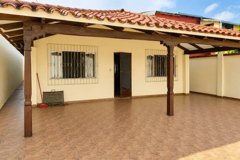 Casa de 4 dormitorios en venta en la Zona Este, Canal Cotoca: foto 2 de 11