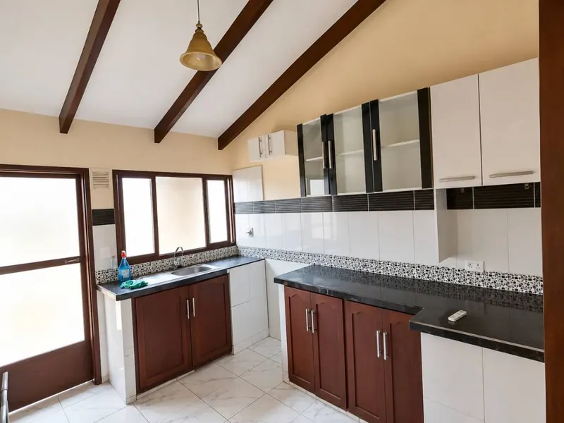 Casa de 4 dormitorios en venta en la Zona Este, Canal Cotoca: foto 4 de 11