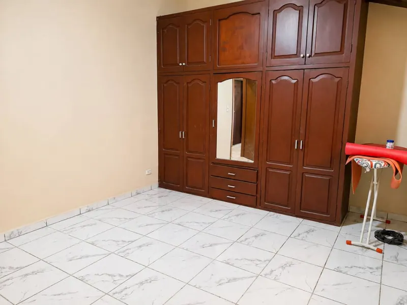 Casa de 4 dormitorios en venta en la Zona Este, Canal Cotoca: foto 8 de 11