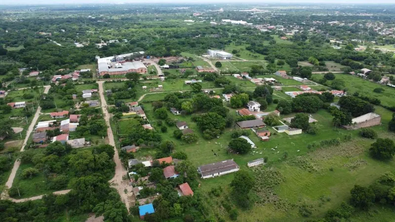 46,754.77 m² lot for sale in Cotoca with urban development project: foto 1 de 8
