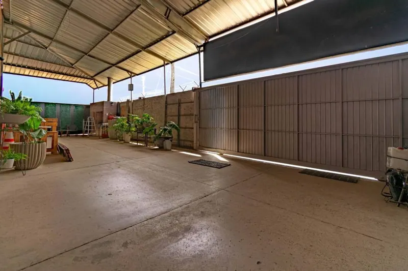 Corner warehouse for sale in the North Zone, 1,025 m²: foto 3 de 9