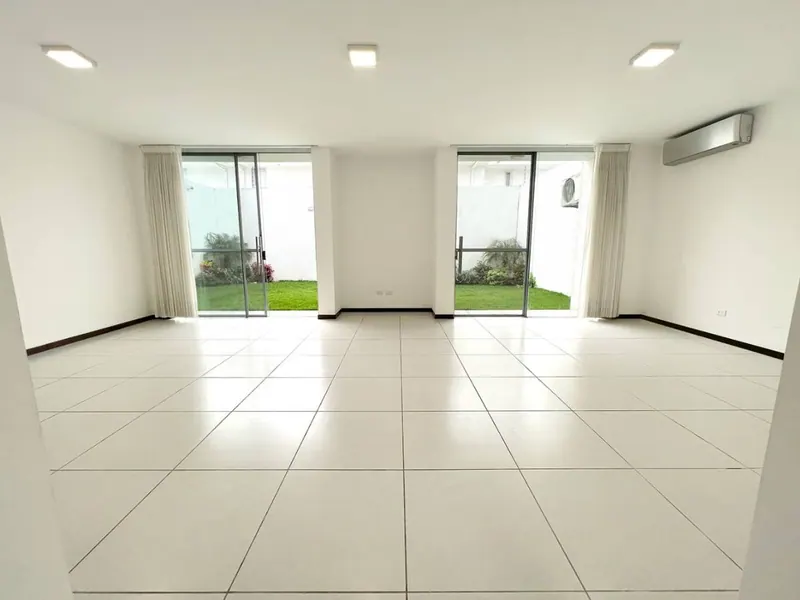 4-bedroom house for rent in Villa de las Mercedes: foto 4 de 16