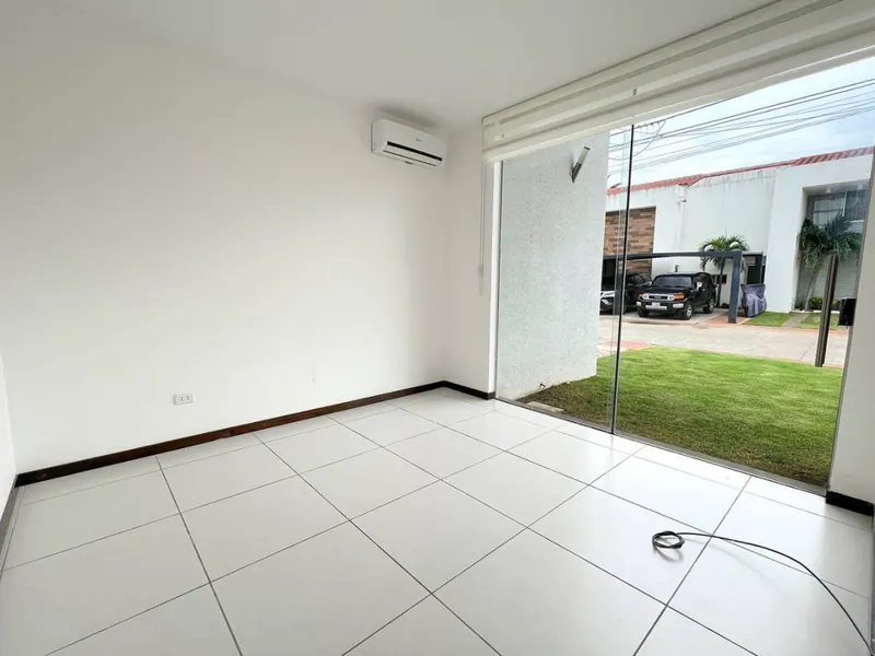 4-bedroom house for rent in Villa de las Mercedes: foto 5 de 16