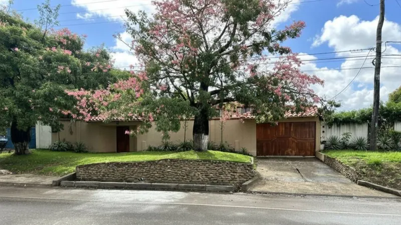 Casa en venta sobre la doble vía La Guardia km 13, 1.285,57 m²